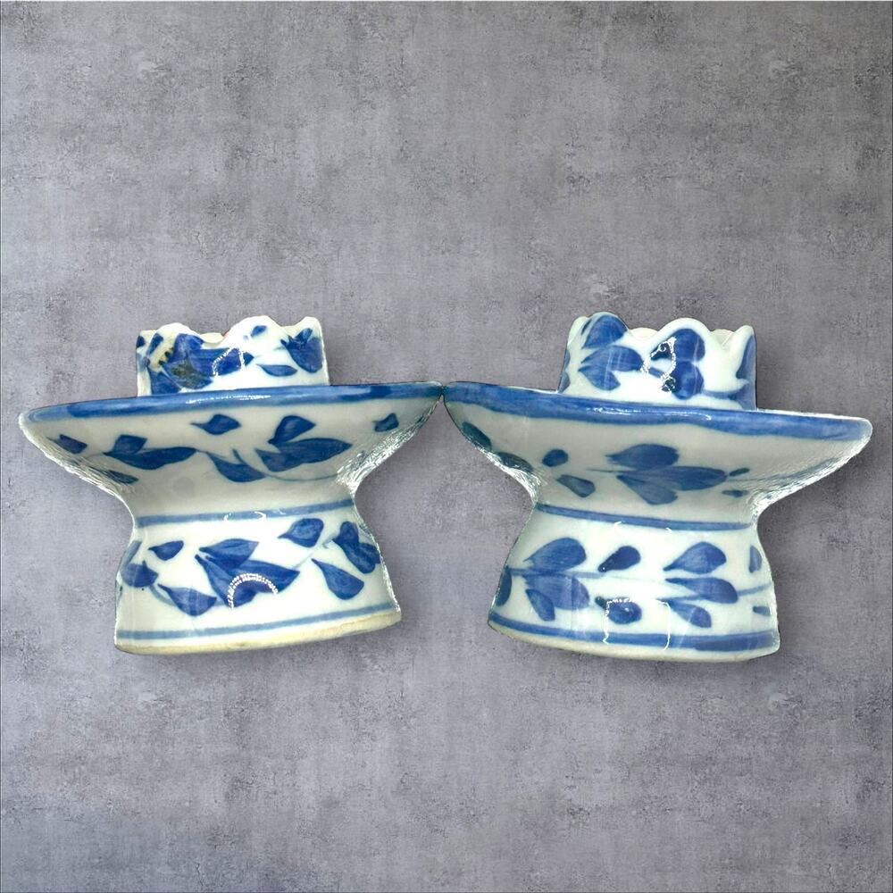 Vintage Chinoiserie Style Blue/White Ceramic Candle Holder Scalloped Edge (Pair)
